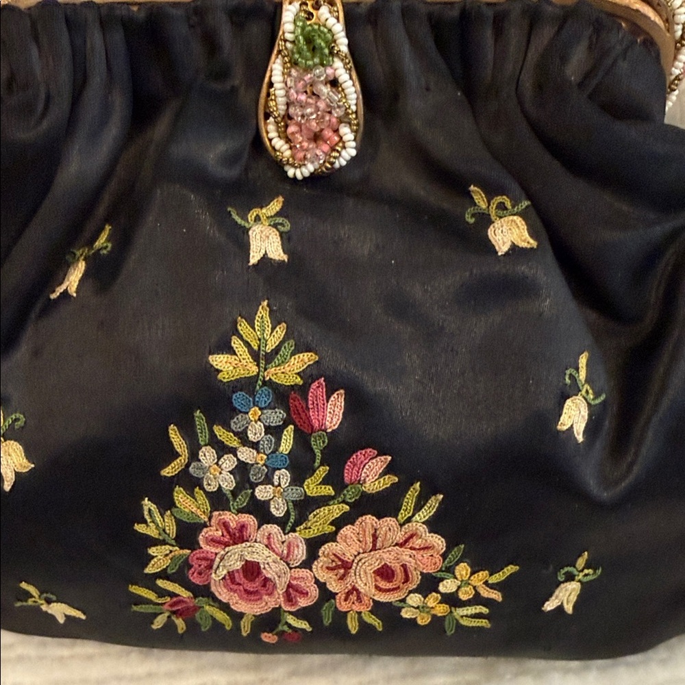 Vintage 1940s French Handmade Beaded and Embroidered Evening Bag - Picture 2 of 7